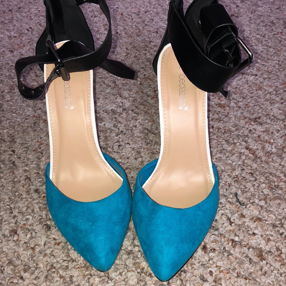 Buckled pumps